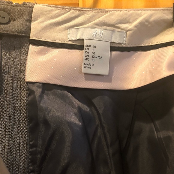 H&M Pencil Skirt - Picture 4 of 4